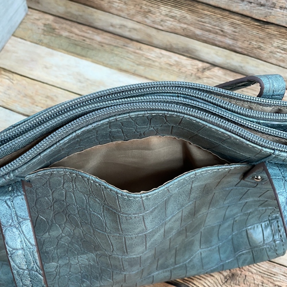 Relic Purse Shoulder Bag Gray - Picture 7 of 16